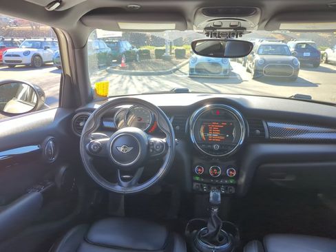 Used 2017 MINI Cooper S image 30