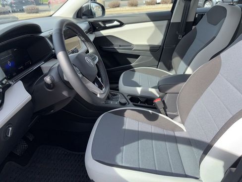 Certified 2025 Volkswagen Taos S image 4