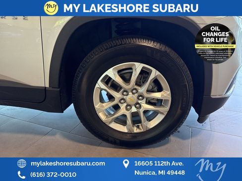 Used 2020 Chevrolet Traverse LT w/ Driver Confidence II Package AWD/4WD image 32