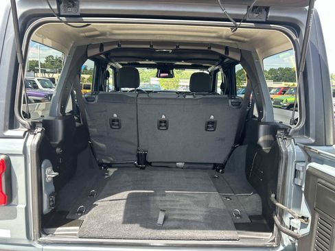 Certified 2026 Jeep Wrangler Unlimited Rubicon AWD/4WD image 11