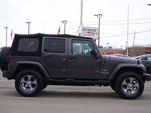 Used 2018 Jeep Wrangler Unlimited Sahara w/ Max Tow Package image 8