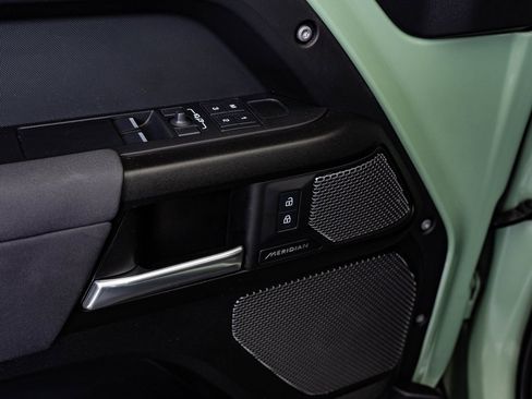 Used 2023 Land Rover Defender 110 75th Limited Edition image 27