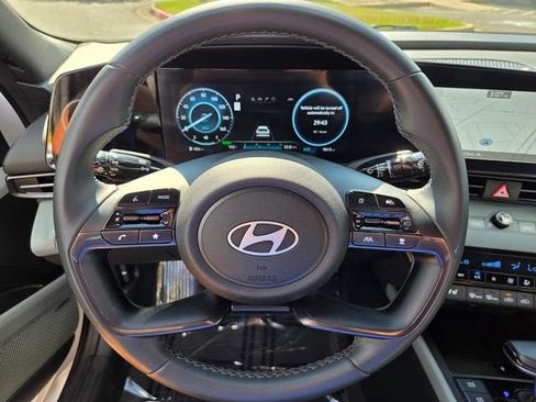 Used 2025 Hyundai Elantra Limited w/ Cargo Package FWD image 28