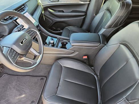 New 2025 Jeep Grand Cherokee Limited image 15