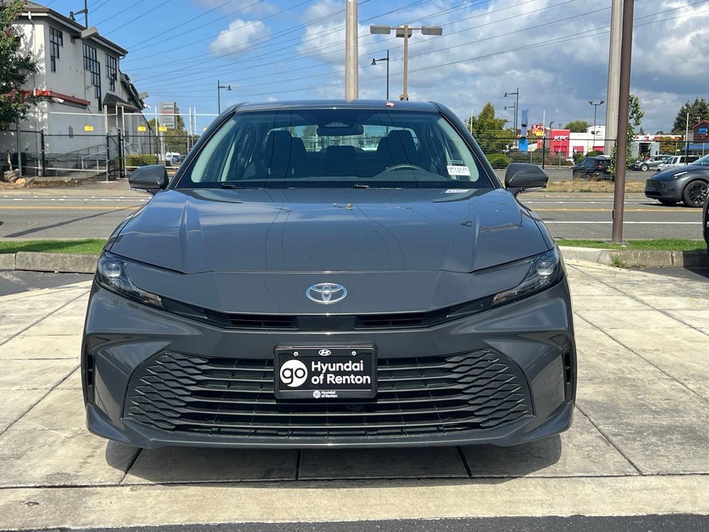 Used 2025 Toyota Camry LE FWD image 4