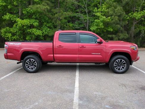 Used 2023 Toyota Tacoma TRD Sport AWD/4WD image 3
