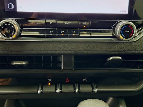 Used 2024 Chevrolet Colorado W/T image 16