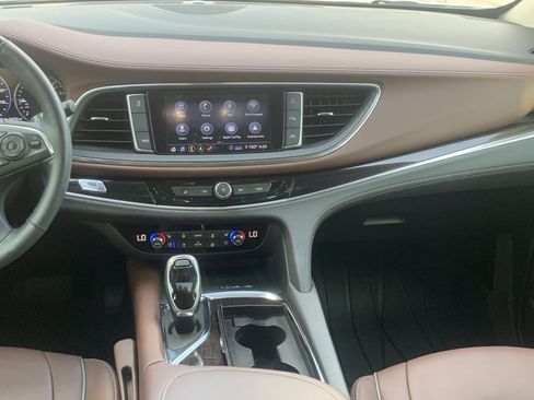 Used 2021 Buick Enclave Avenir w/ Avenir Technology Package FWD image 23