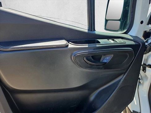 Used 2022 Mercedes-Benz Sprinter 2500 image 10