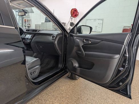 Used 2015 Nissan Rogue S AWD/4WD image 22