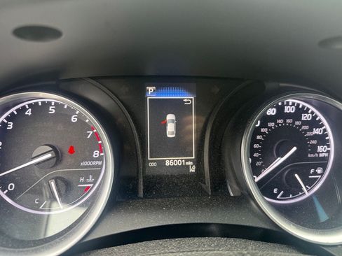 Used 2018 Toyota Camry LE FWD image 10