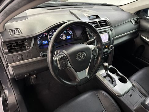 Used 2014 Toyota Camry SE FWD image 4