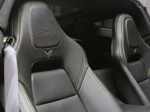 Used 2016 Chevrolet Corvette Z06 w/ 3LZ Preferred Equipment Group image 49