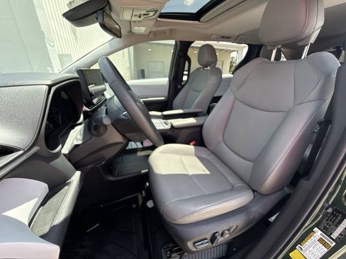 Certified 2026 Toyota Sienna XLE FWD image 13