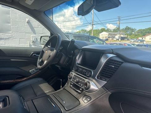 Used 2019 Chevrolet Tahoe Premier AWD/4WD image 31
