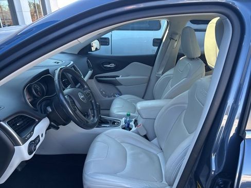 Used 2021 Jeep Cherokee Latitude Lux w/ Sun & Sound Group image 4