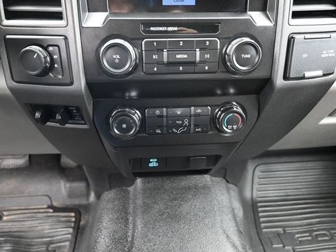 Used 2021 Ford F250 XL w/ Power Equipment Group image 19