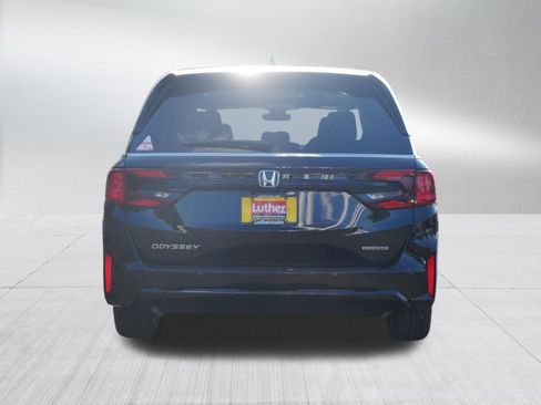 New 2026 Honda Odyssey Touring image 6