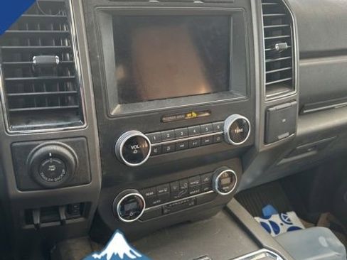 Used 2019 Ford Expedition XLT image 6