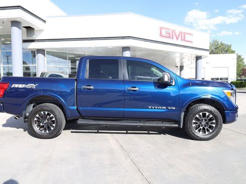 Used 2018 Nissan Titan PRO-4X w/ Pro-4x Convenience Package AWD/4WD image 7