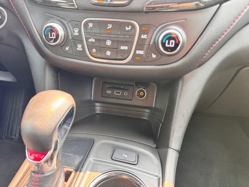 Used 2023 Chevrolet Equinox RS w/ RS Leather Package FWD image 21