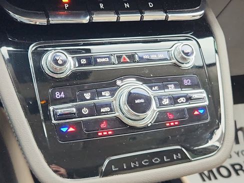 Used 2020 Lincoln Corsair FWD w/ Convenience Package image 13