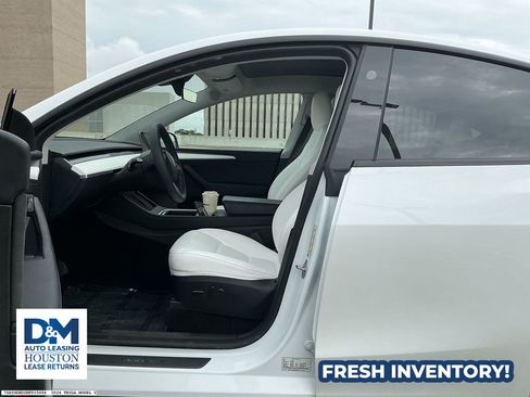 Used 2024 Tesla Model Y Long Range RWD image 9