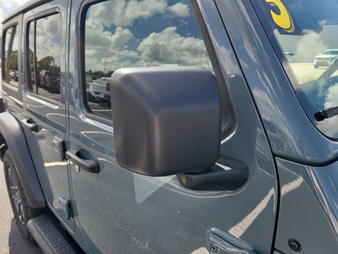 Used 2025 Jeep Wrangler Unlimited Sport AWD/4WD image 8