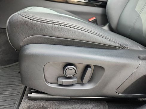 Used 2024 Land Rover Range Rover Velar Dynamic SE image 11