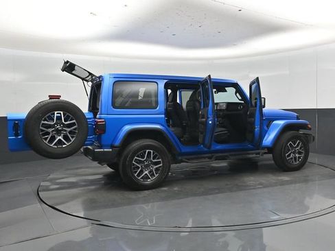 Used 2024 Jeep Wrangler Unlimited Sahara w/ Technology Group AWD/4WD image 54