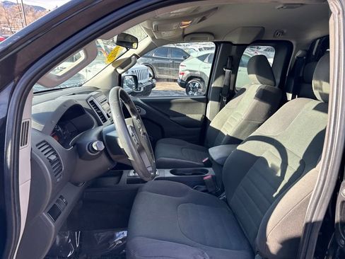 Used 2015 Nissan Frontier S image 21