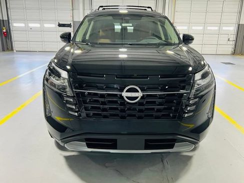 New 2026 Nissan Pathfinder Platinum FWD image 15