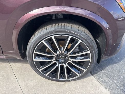 New 2026 Volvo XC90 B6 Plus w/ Protection Package Premier AWD/4WD image 12