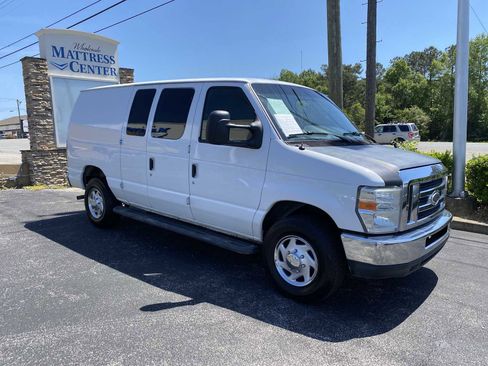 Used 2014 Ford E-250 and Econoline 250 w/ Power Group image 2