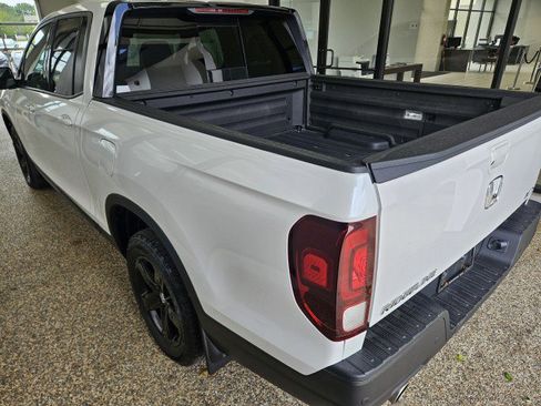 Used 2023 Honda Ridgeline Black Edition image 4