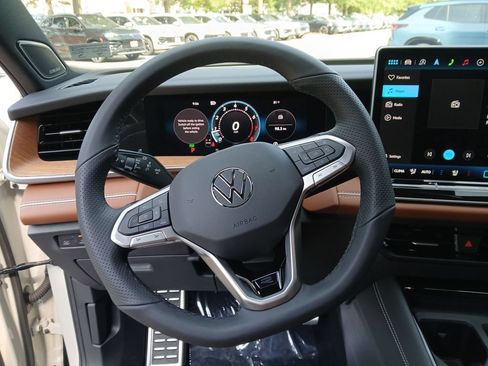 New 2026 Volkswagen Tiguan SEL R-Line AWD/4WD image 14
