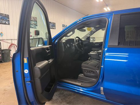 Used 2023 Chevrolet Silverado 1500 Custom AWD/4WD image 8