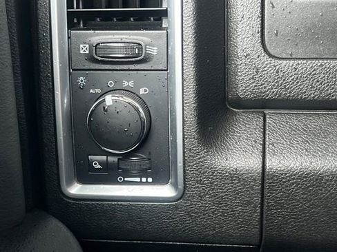 Used 2024 RAM 1500 Classic SLT image 32