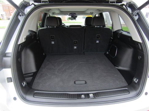 Used 2023 Jeep Grand Cherokee Limited w/ Trailer Tow Prep Group (B) image 17