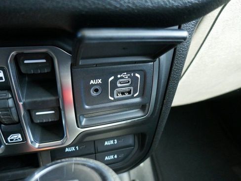 New 2026 Jeep Gladiator Sport image 18