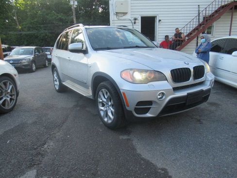 Used 2011 BMW X5 xDrive35i image 4