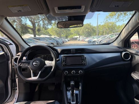 Used 2025 Nissan Versa SV FWD image 30