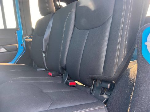 Used 2017 Jeep Wrangler Unlimited Sahara w/ Max Tow Package image 19