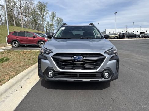 Certified 2025 Subaru Outback Premium AWD/4WD image 2