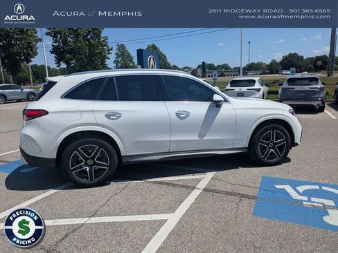 Used 2025 Mercedes-Benz GLC 300 4MATIC image 9