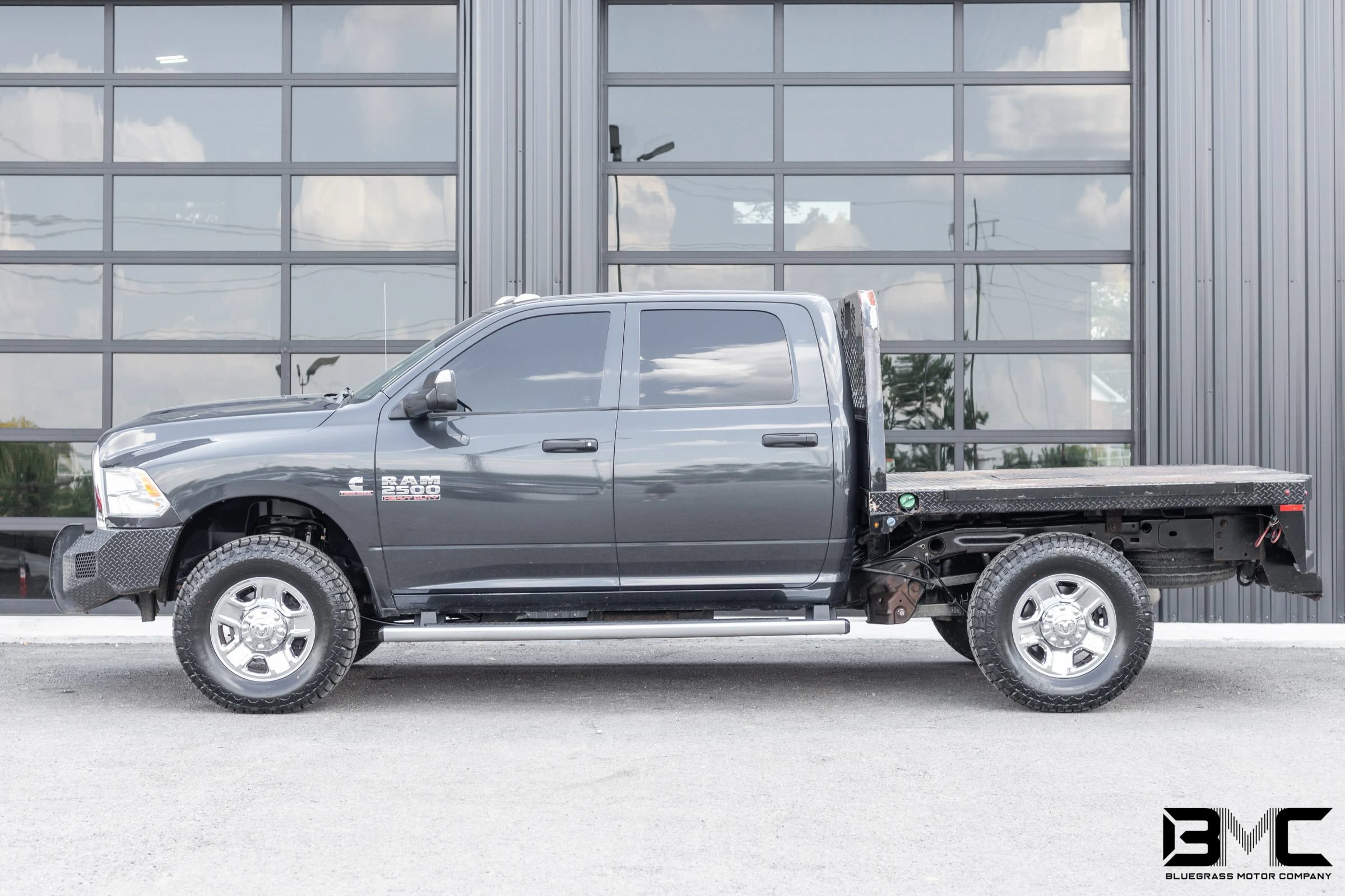 Used 2017 RAM 2500 Tradesman w/ Chrome Appearance Group AWD/4WD image 4