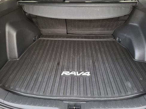 Used 2023 Toyota RAV4 XLE FWD image 10
