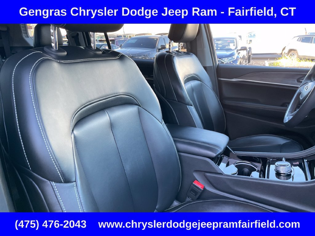 Used 2023 Jeep Grand Cherokee L Limited AWD/4WD image 20