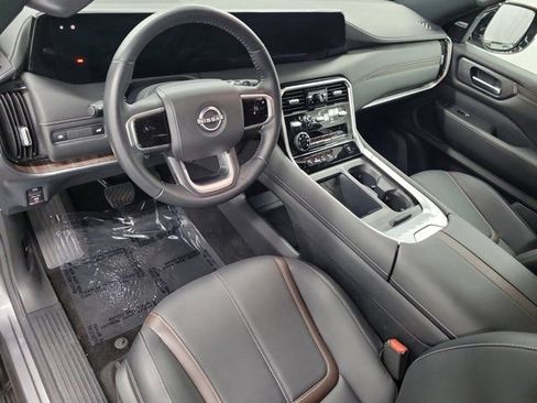 Used 2025 Nissan Armada SL image 20