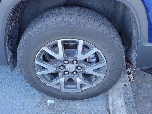 Used 2023 GMC Acadia SLE FWD image 5